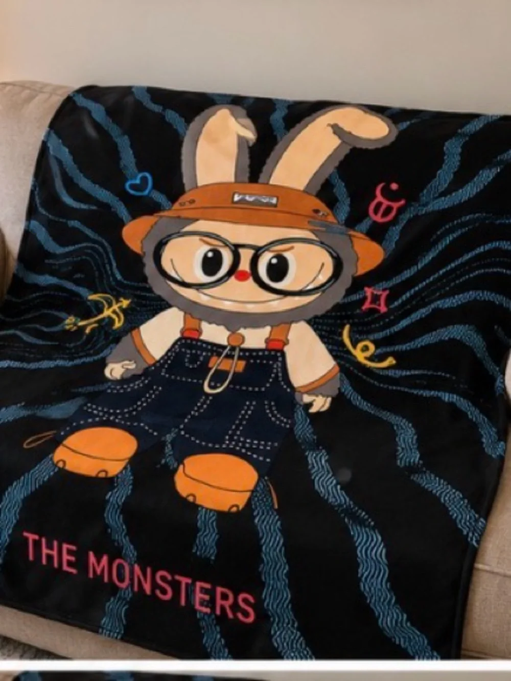 58 x 79 Inch Cozy Cartoon Character Throw, Soft Fleece Blanket for Kids & Adults